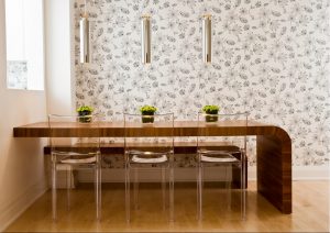 Comedor con mesa y banco a medida