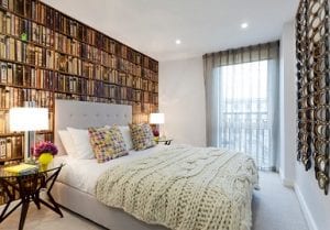 Cómo decorar habitación con papel pintado de librería