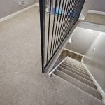 Moqueta sisal gris en escalera