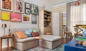 Láminas y cuadros para salón con muebles vintage